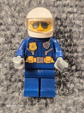 LEGO City Police female helicopter pilot minifigure (cty1121) L#3